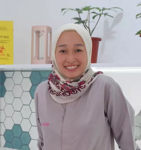 dokter gigi antapani drg. Fauziah Erfin, Sp.Pros